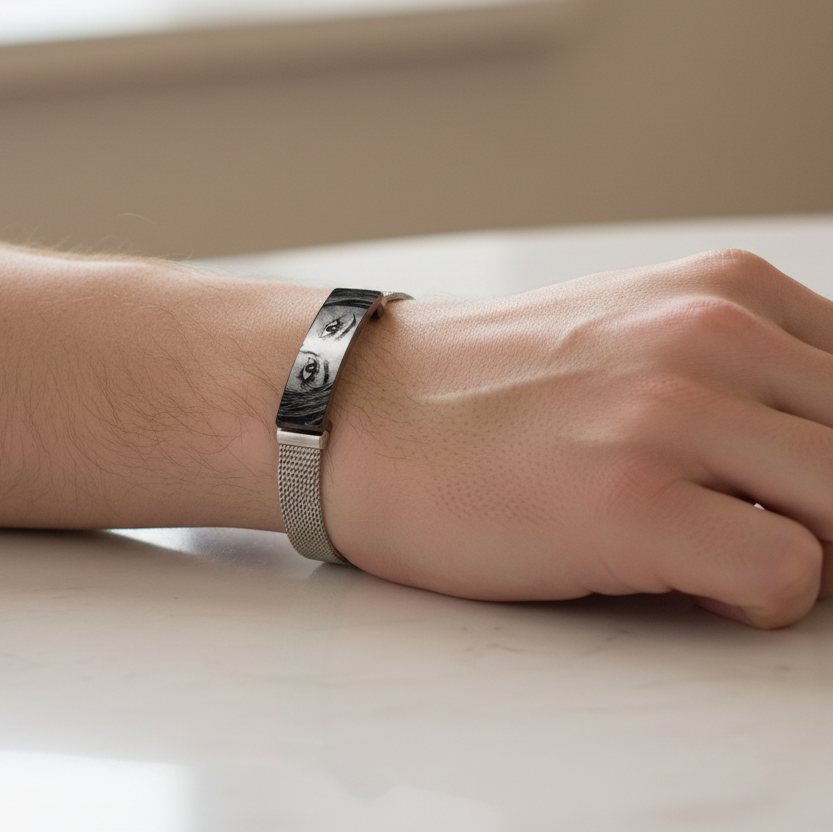 Bracciale cinturino Black&Silver  con sguardo