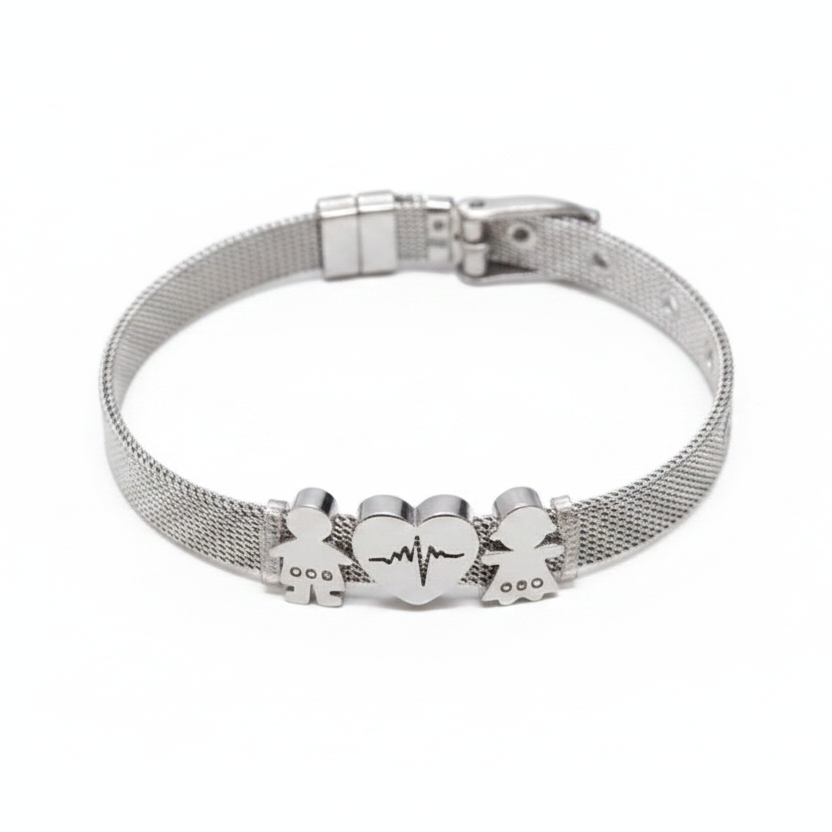 Bracelet with two children and a central heart