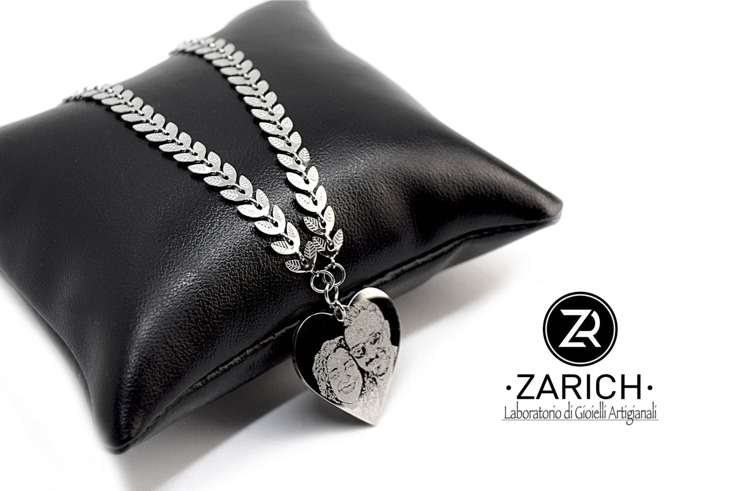 Necklace with tiny leaves and photo-engraved heart