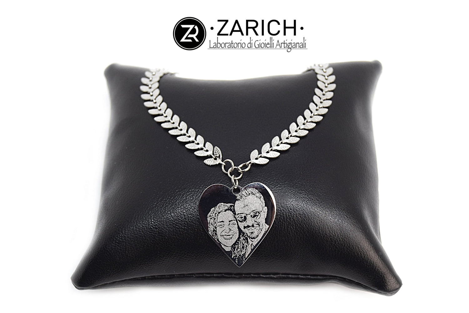 Necklace with tiny leaves and photo-engraved heart