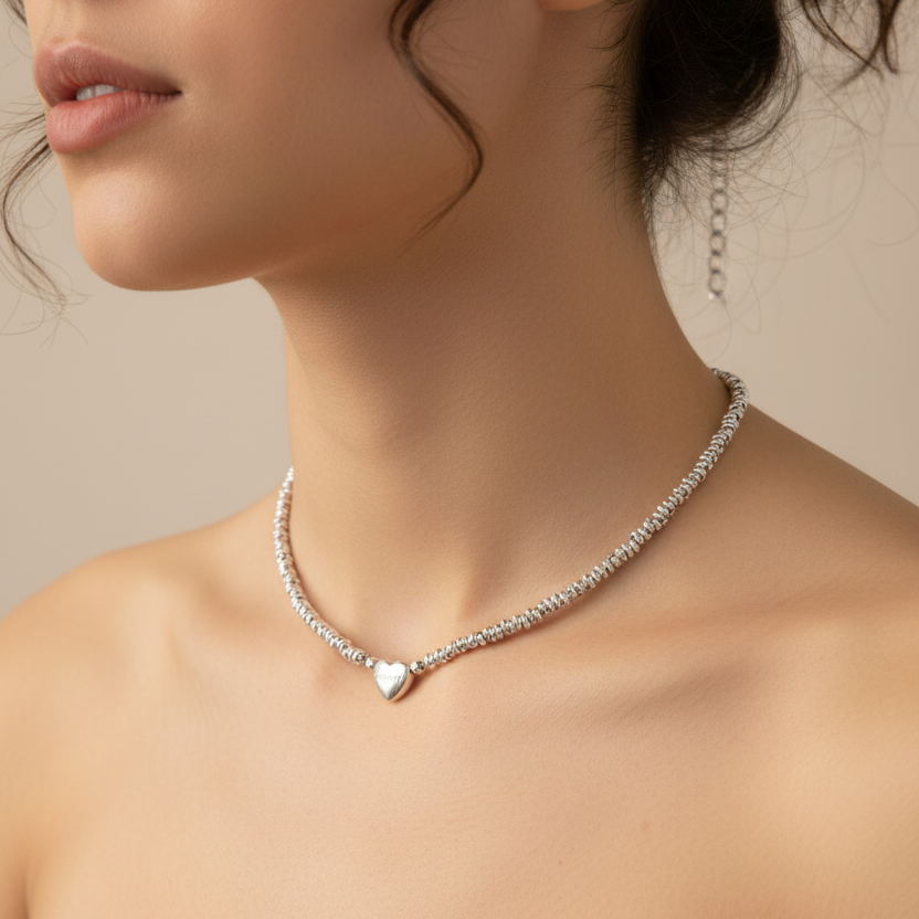 Nodino Necklace with Engraved Heart