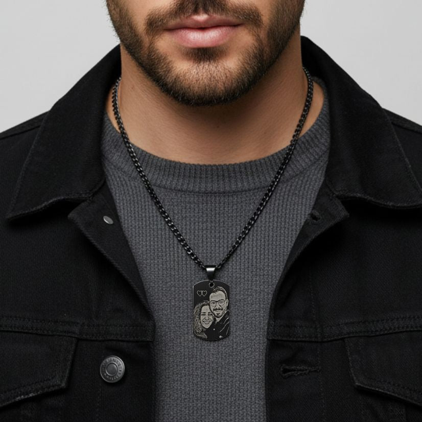 Arrow black plate necklace
