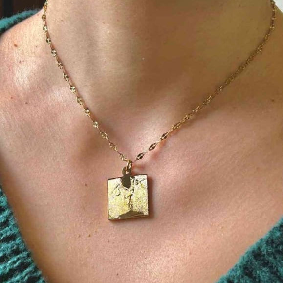 Engraved Photo Square Necklace Gold