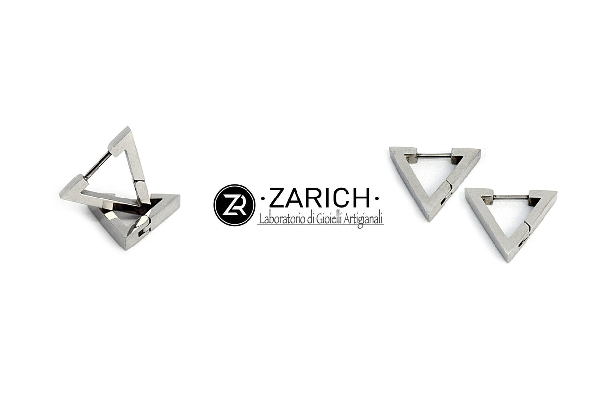 Orecchini Triangolari incisi ZR