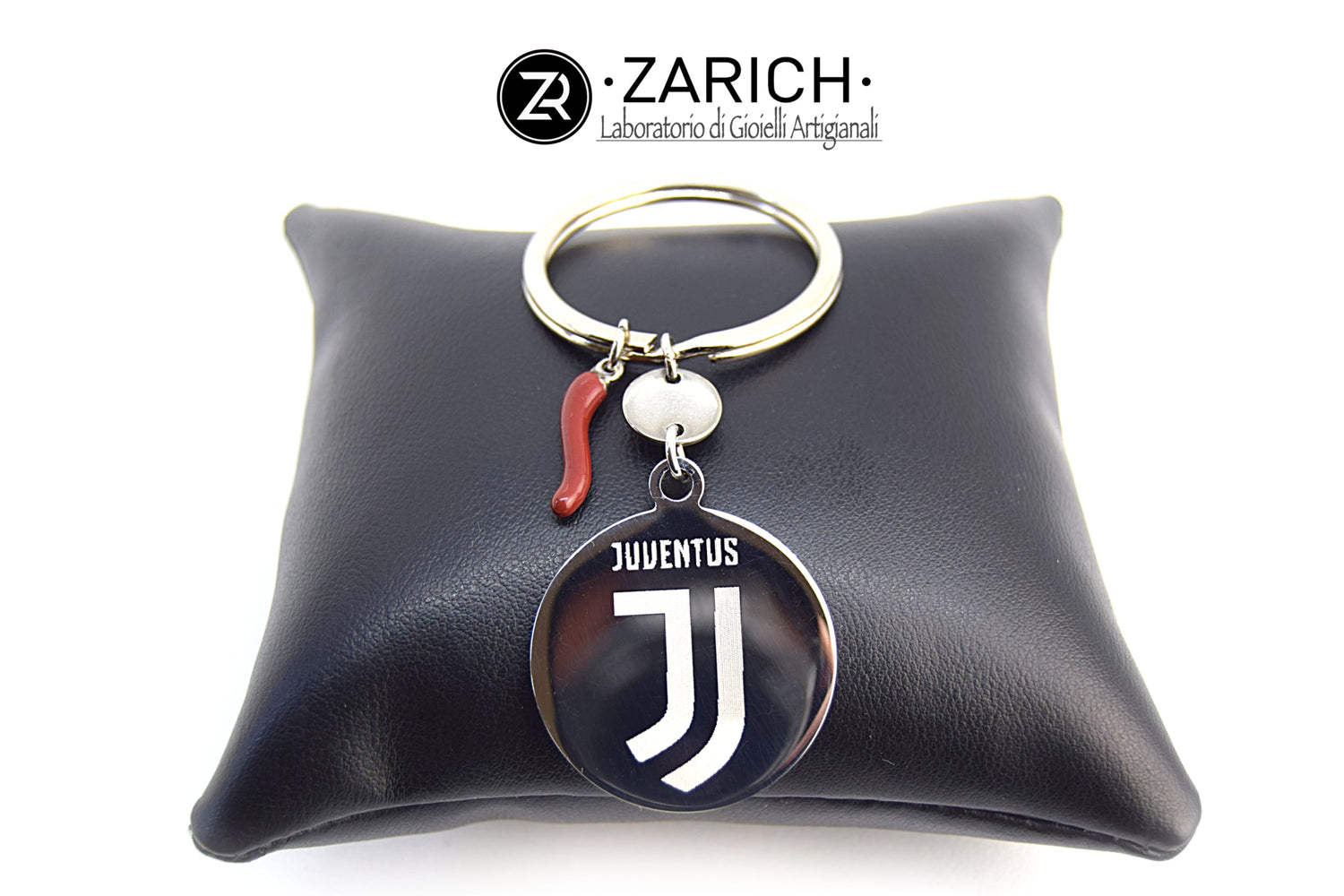 Round Medal Keychain simple assembly